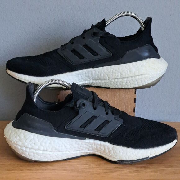 Adidas Ultraboost 22 Women’s Size 9 Black Running Sneakers Comfort - Picture 6 of 12